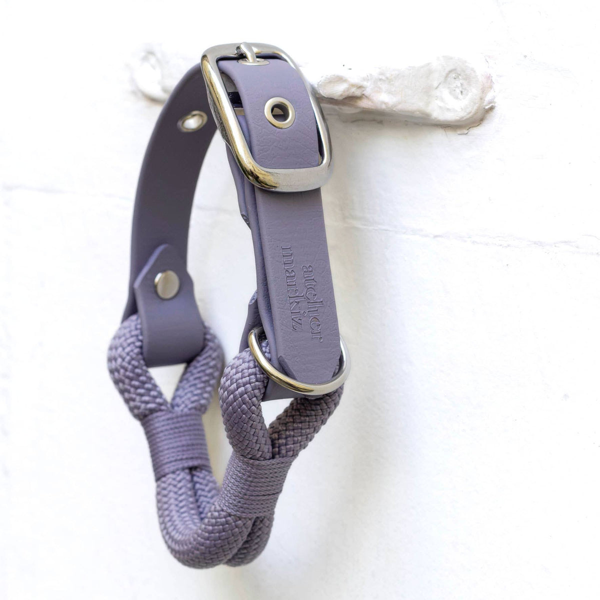 Collier Grey